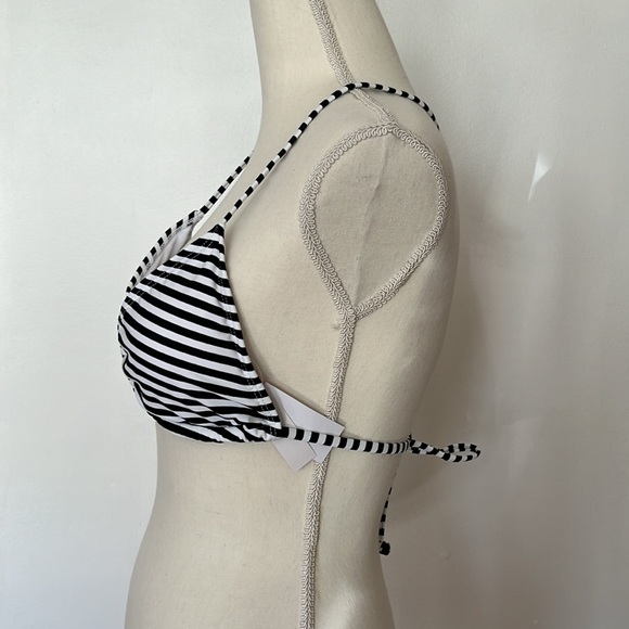 Black and white stripe bikini top  medium nwt - Picture 4 of 8